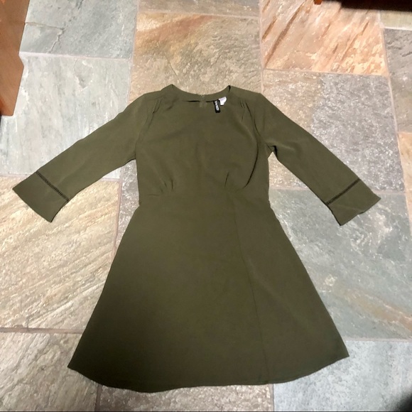 H&M Olive Green 3/4 sleeve dress - Picture 4 of 7